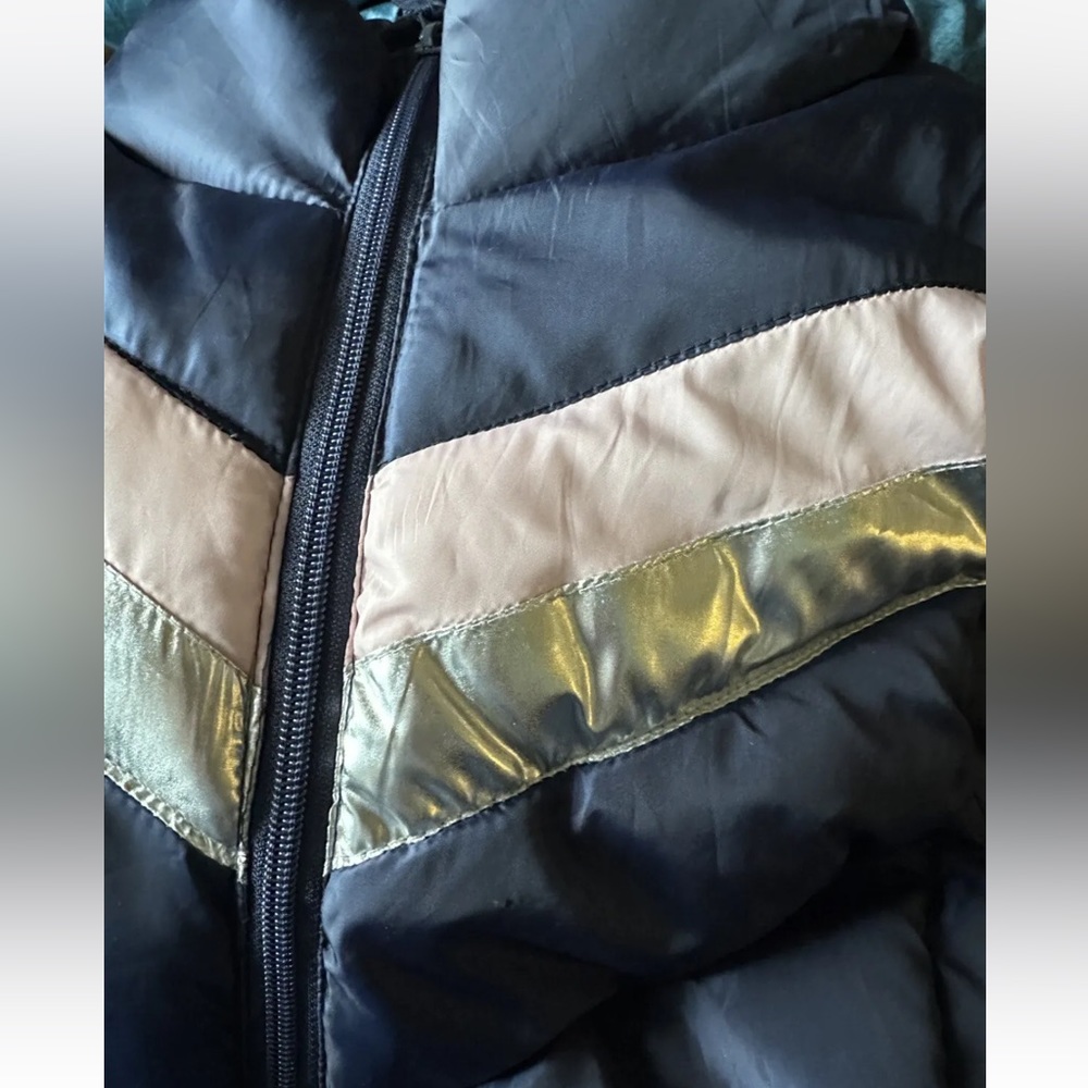 SO American Heritage Womens Juniors Blue Chevron Puffer Vest Sz Medium - Picture 5 of 9